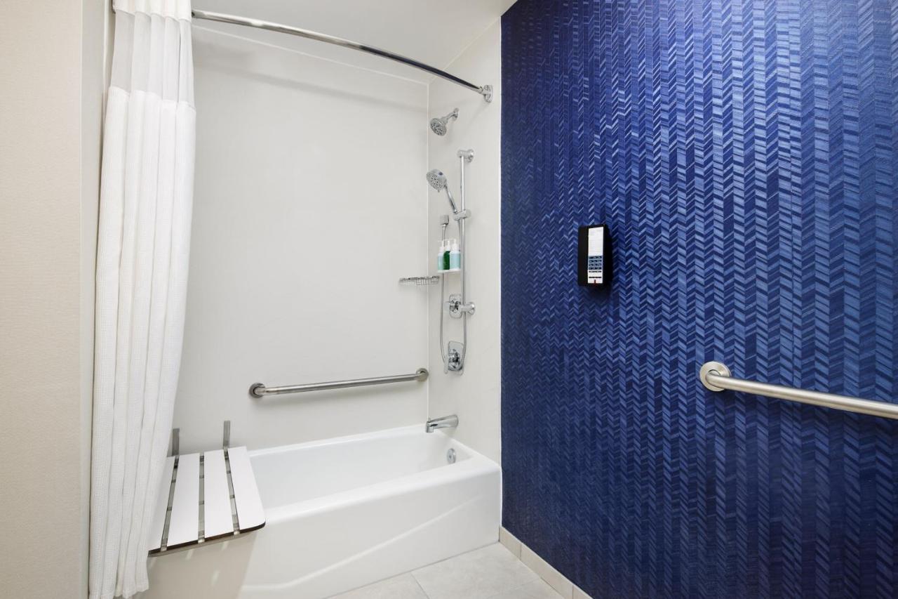 Fairfield Inn & Suites Worcester Обърн Екстериор снимка